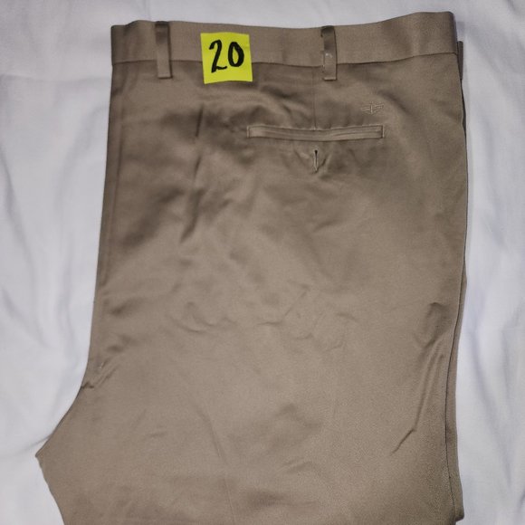 Dockers Khaki Pants 58 x 32 - Picture 1 of 2